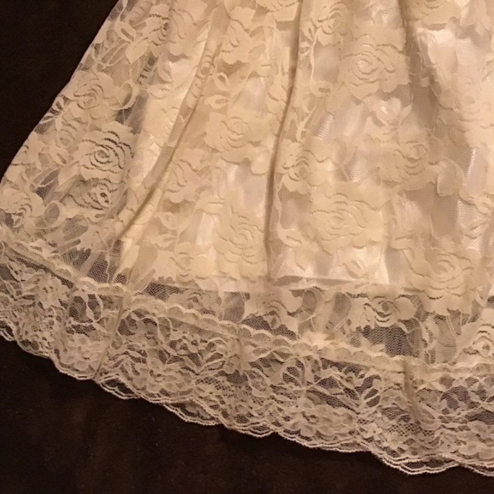 SALE STUNNING lace flower girl dress ruffle sleeve - Picture 2 of 8